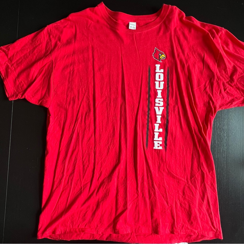 Hanes University of Louisville T-Shirt XXL
- Red